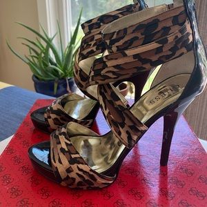 GUESS leopard/patent leather like new